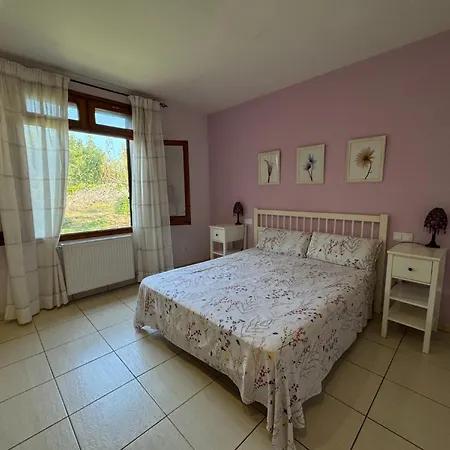 Les Cabretes Vilanova De La Muga-2